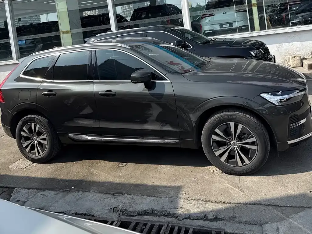 Volvo XC60 — фото 10