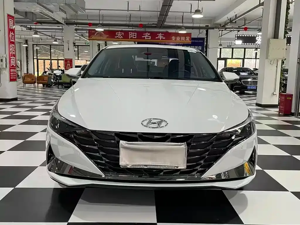 Hyundai Elantra — фото 10