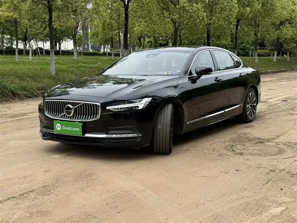 Volvo S90 — фото 1