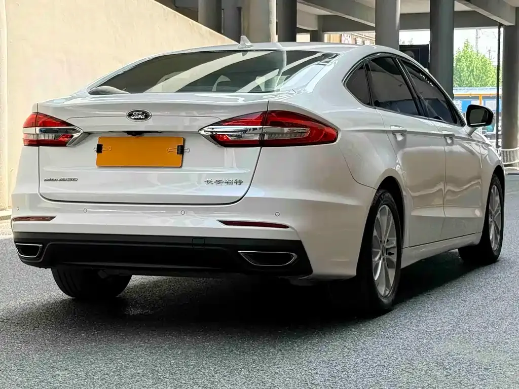 Ford Mondeo — фото 7