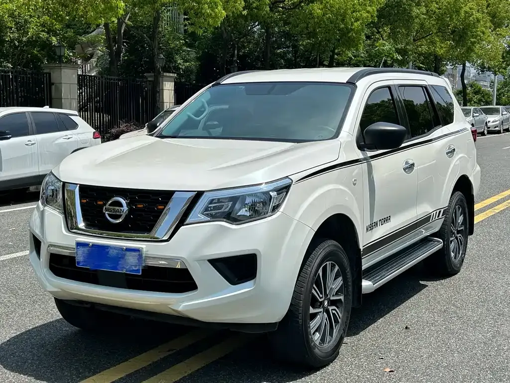 Nissan Terra — фото 1