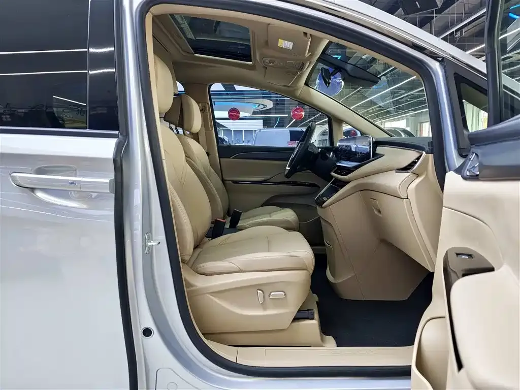 Buick GL8 Hybrid — фото 3