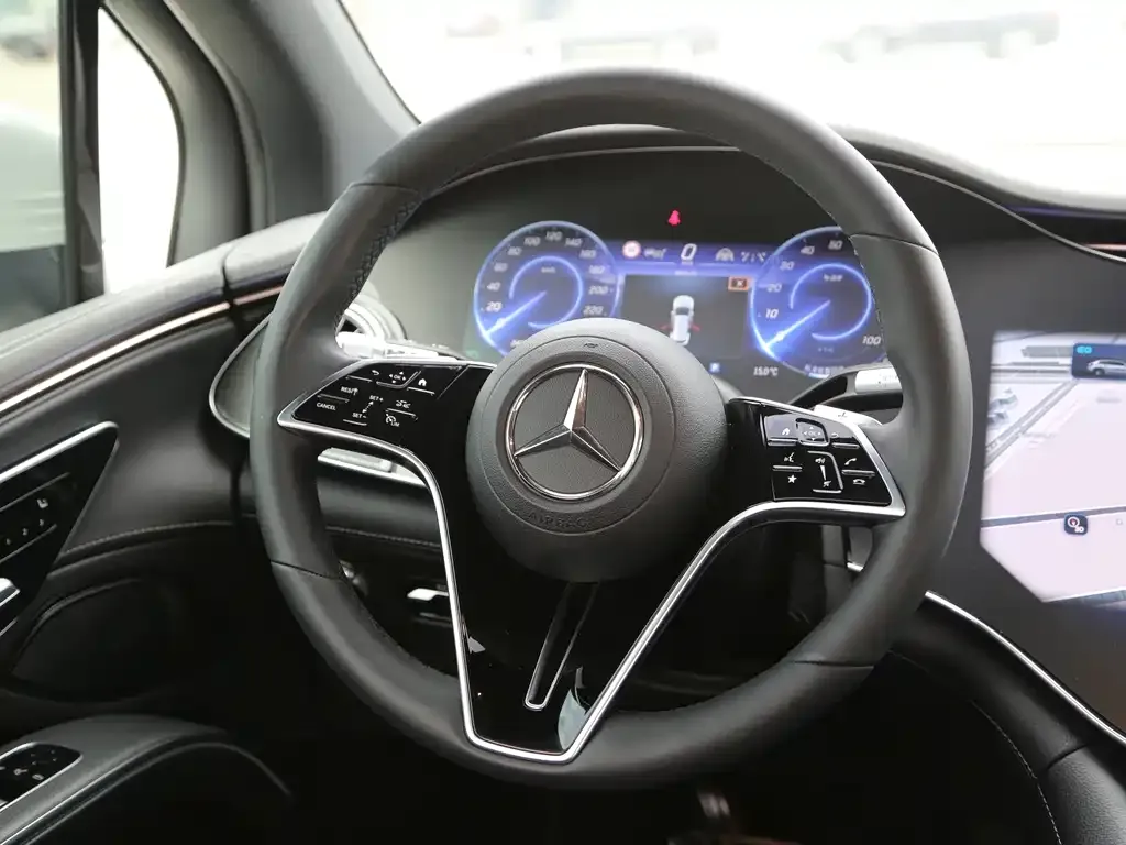 Mercedes-Benz EQS SUV — фото 9