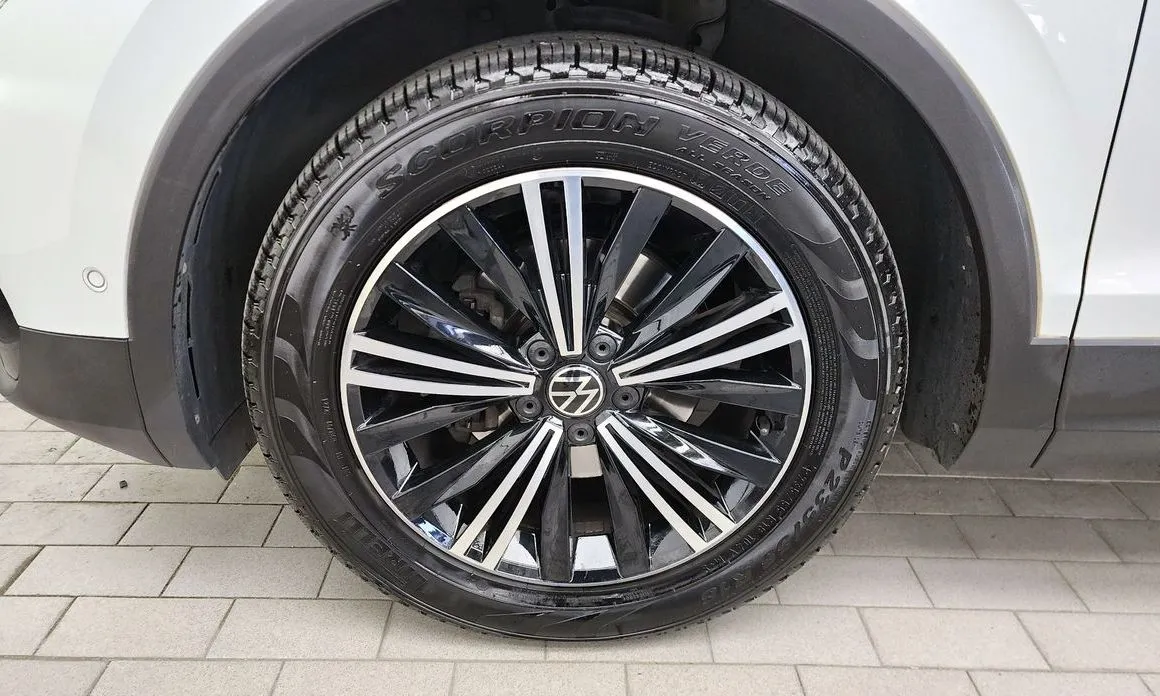 Volkswagen Tiguan — фото 9