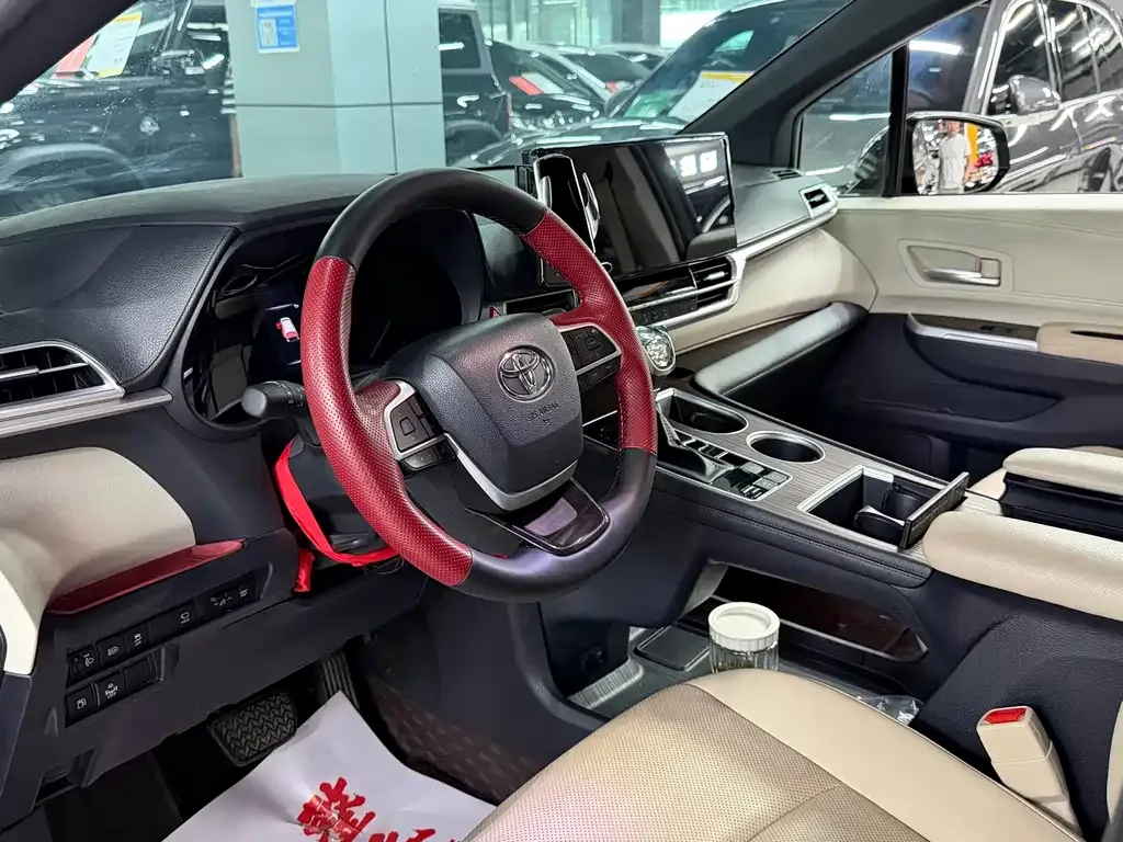 Toyota Granvia — фото 9