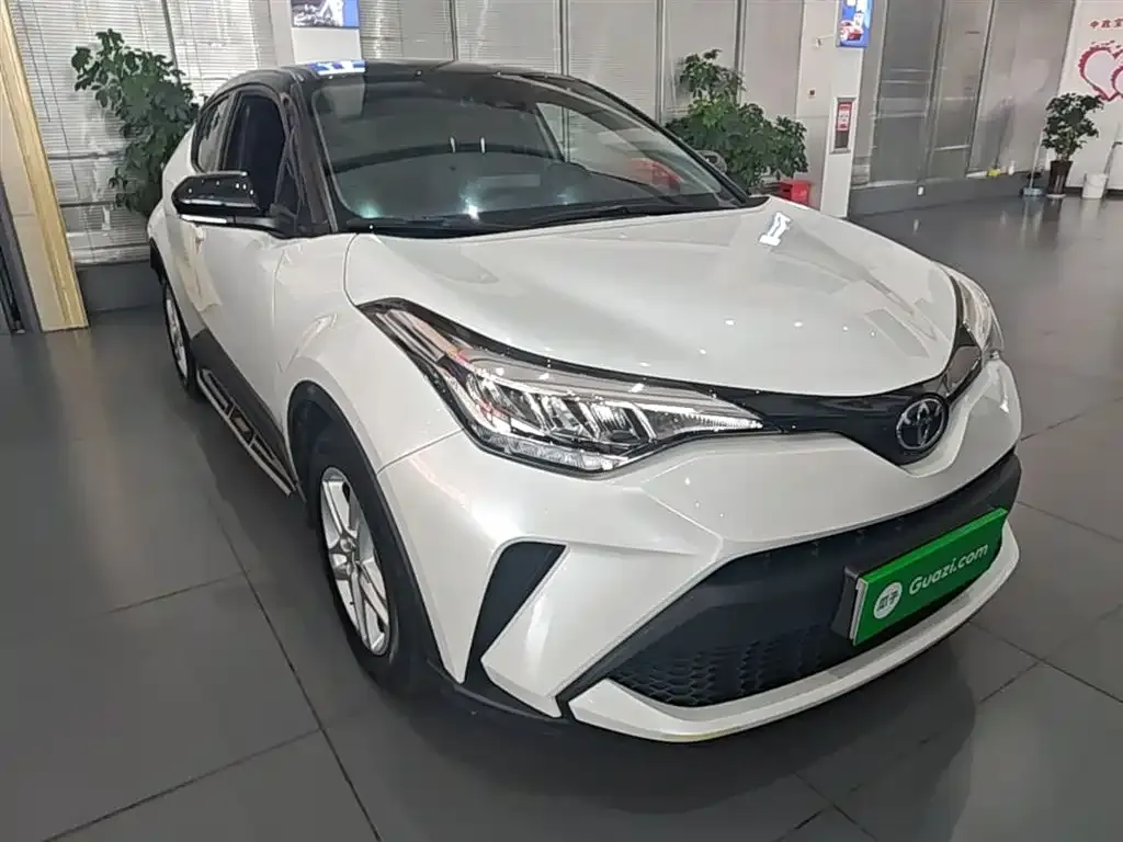Toyota C-HR — фото 3