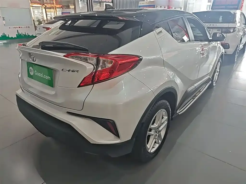 Toyota C-HR — фото 10