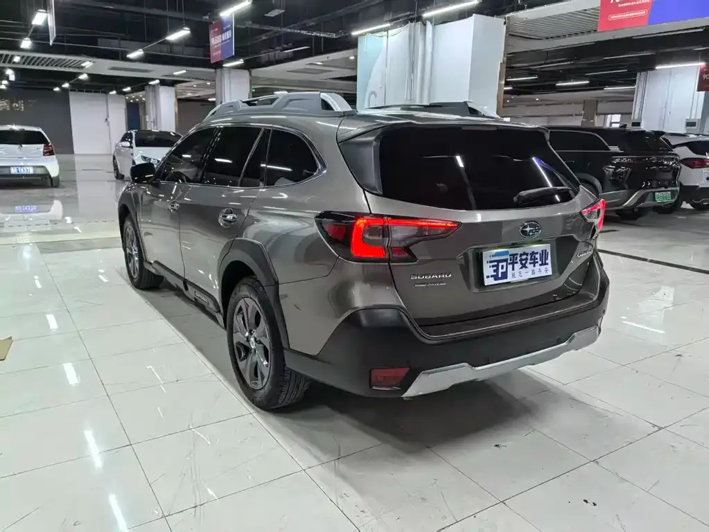Subaru Outback — фото 3