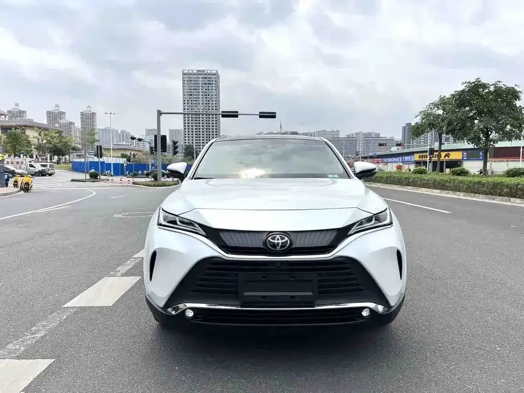 Toyota Harrier — фото 2