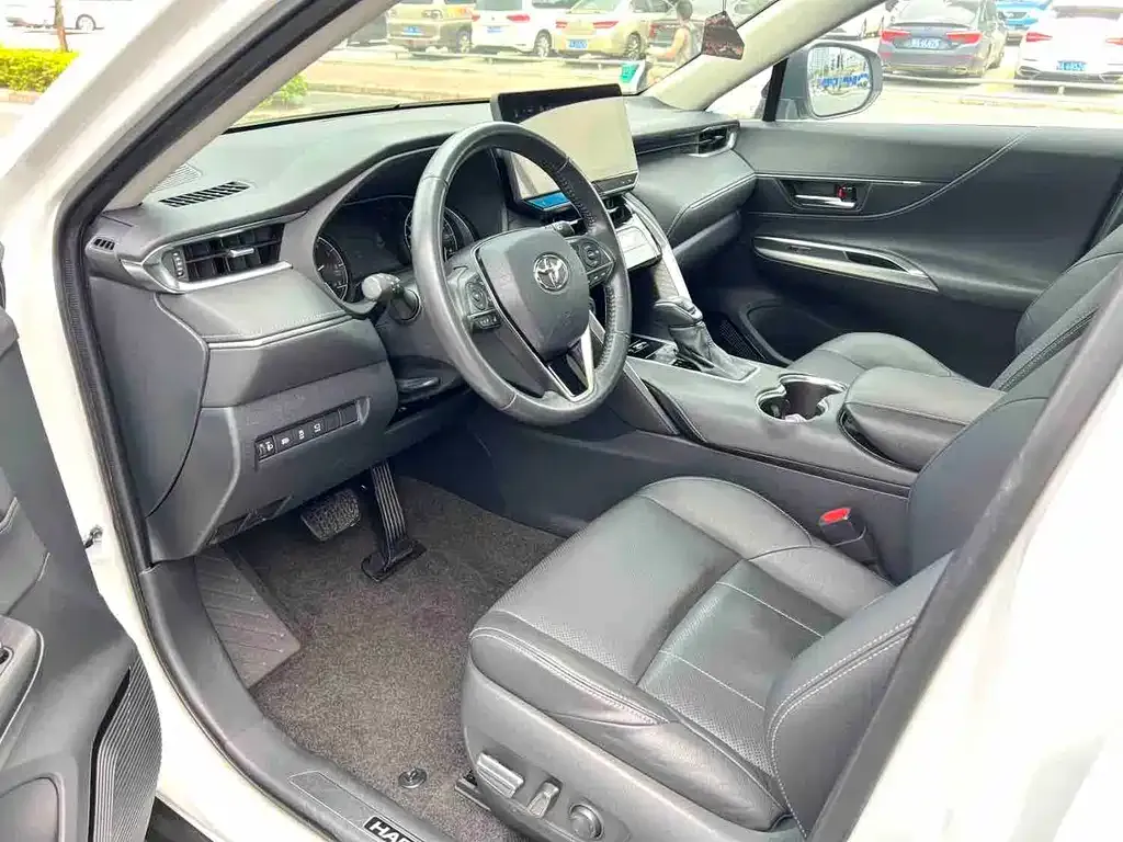 Toyota Harrier — фото 8