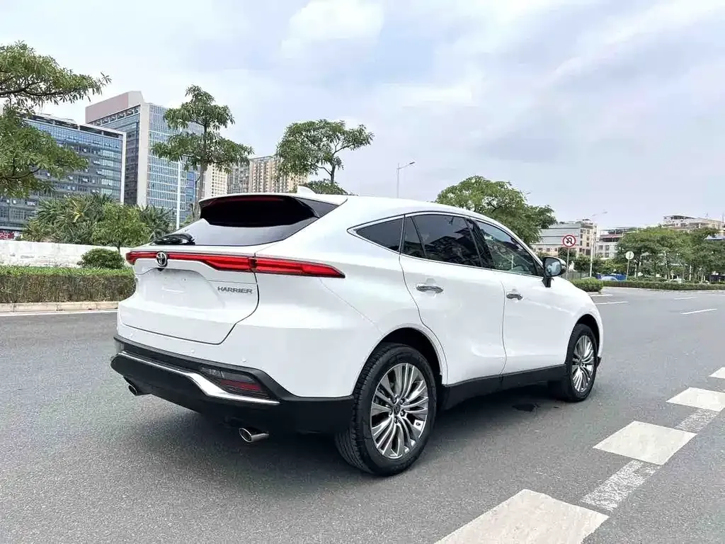 Toyota Harrier — фото 3