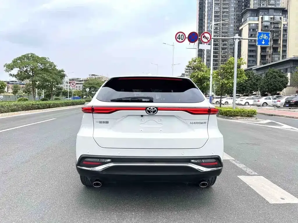 Toyota Harrier — фото 7