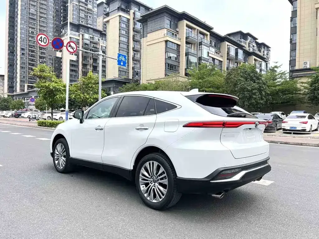 Toyota Harrier — фото 5