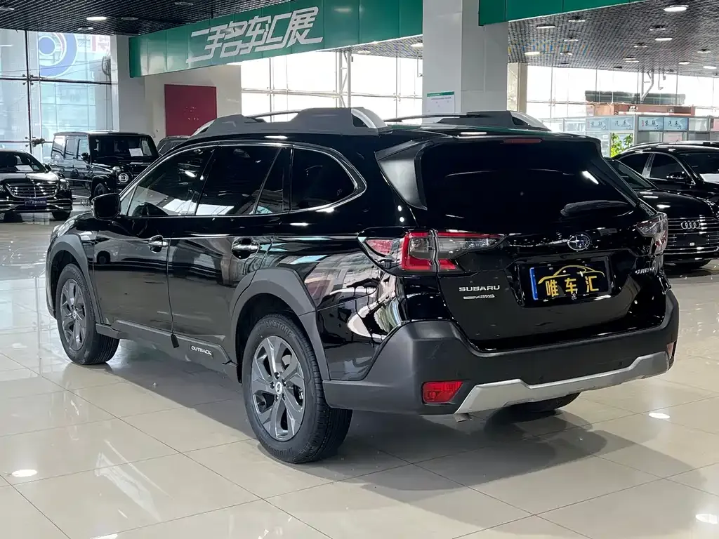 Subaru Outback — фото 10
