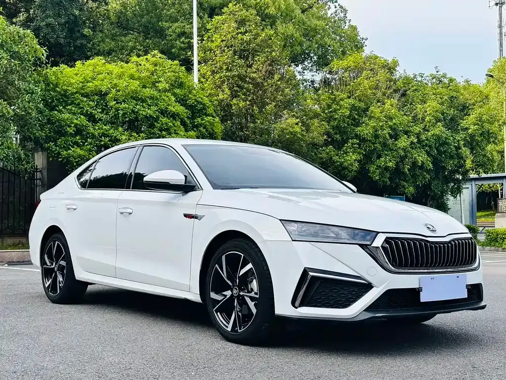 Skoda Octavia — фото 9