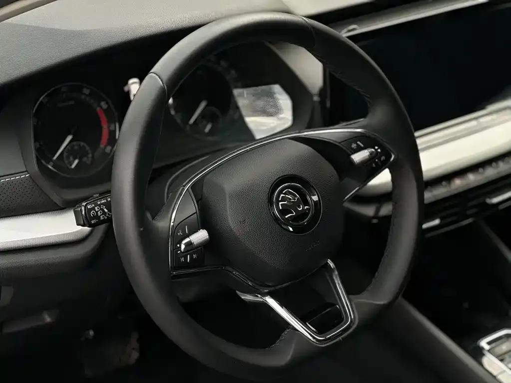 Skoda Octavia — фото 3