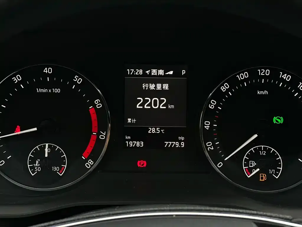 Skoda Octavia — фото 2