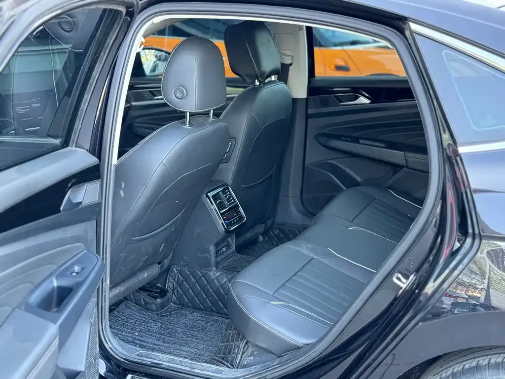 Volkswagen Passat — фото 6