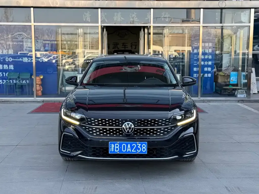 Volkswagen Passat — фото 10