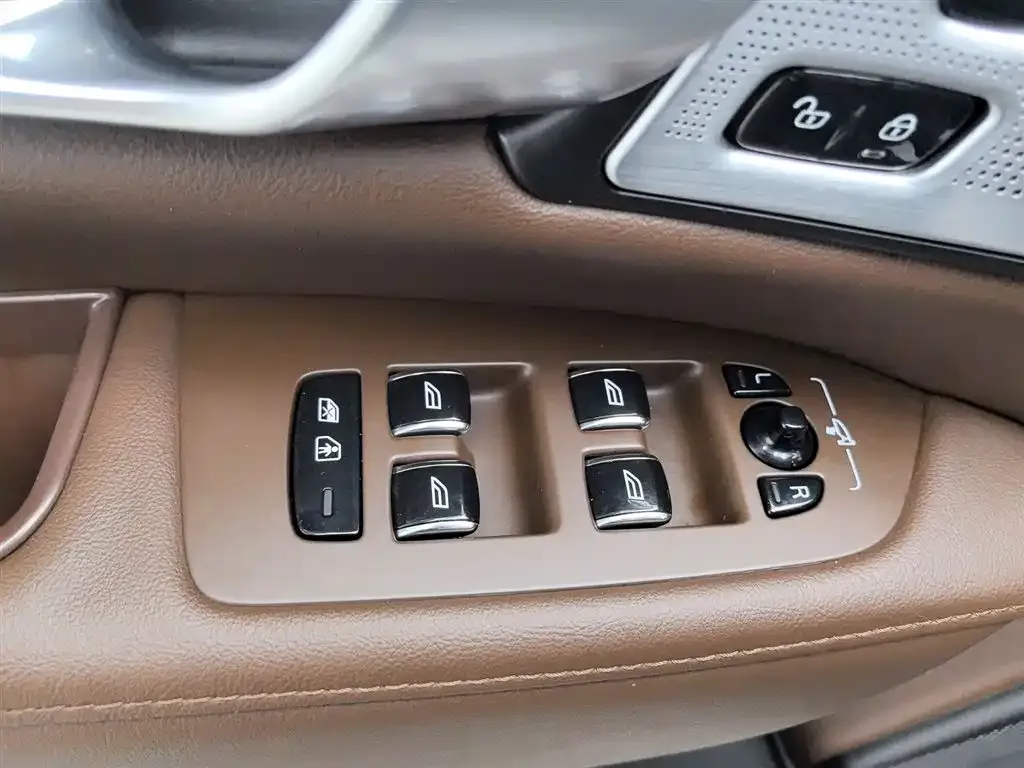 Volvo S90 — фото 10
