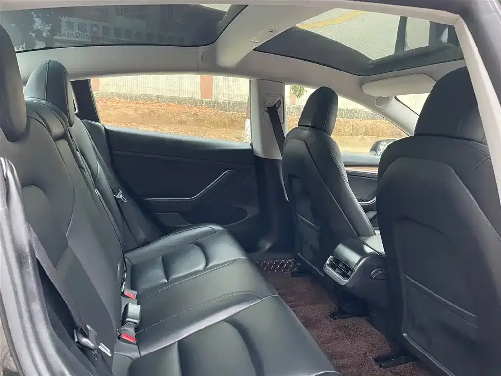 Tesla Model 3 — фото 2