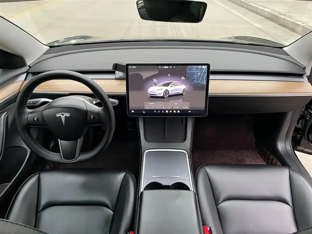 Tesla Model 3 — фото 3