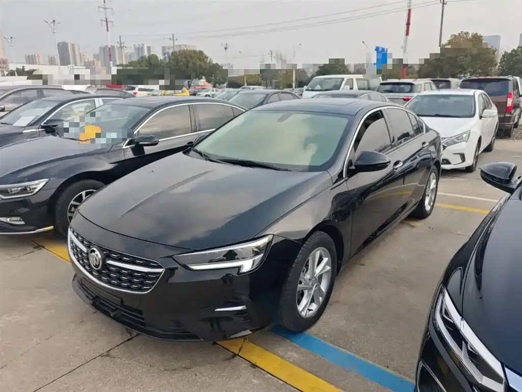 Buick Regal — фото 1