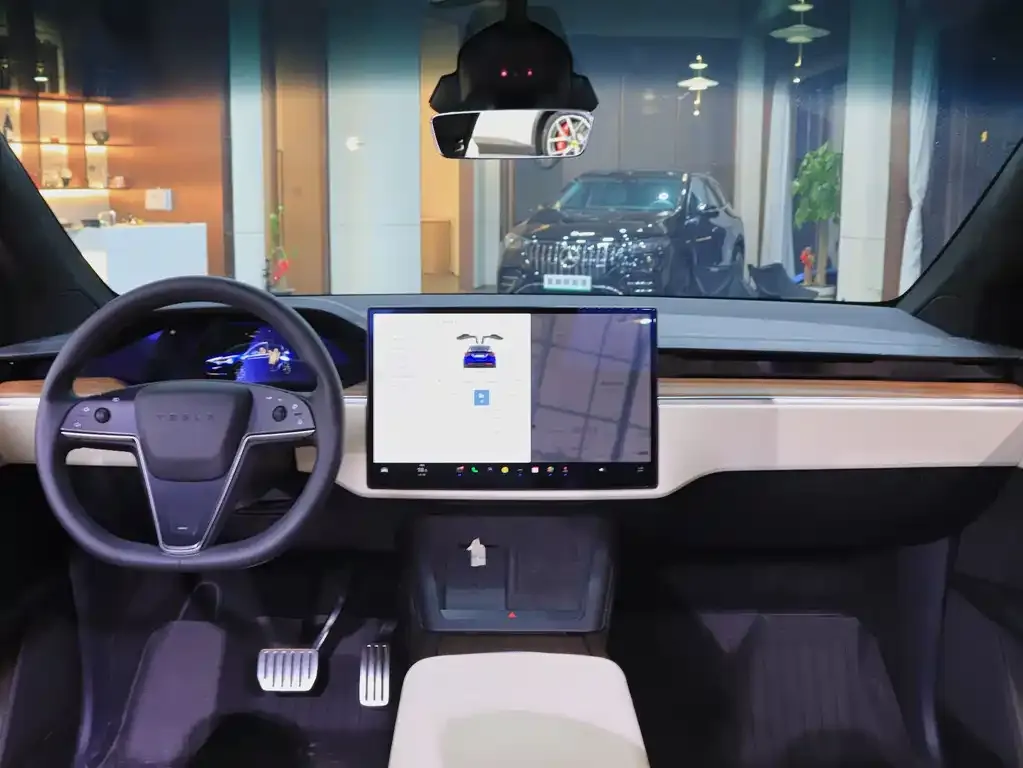 Tesla Model X — фото 4