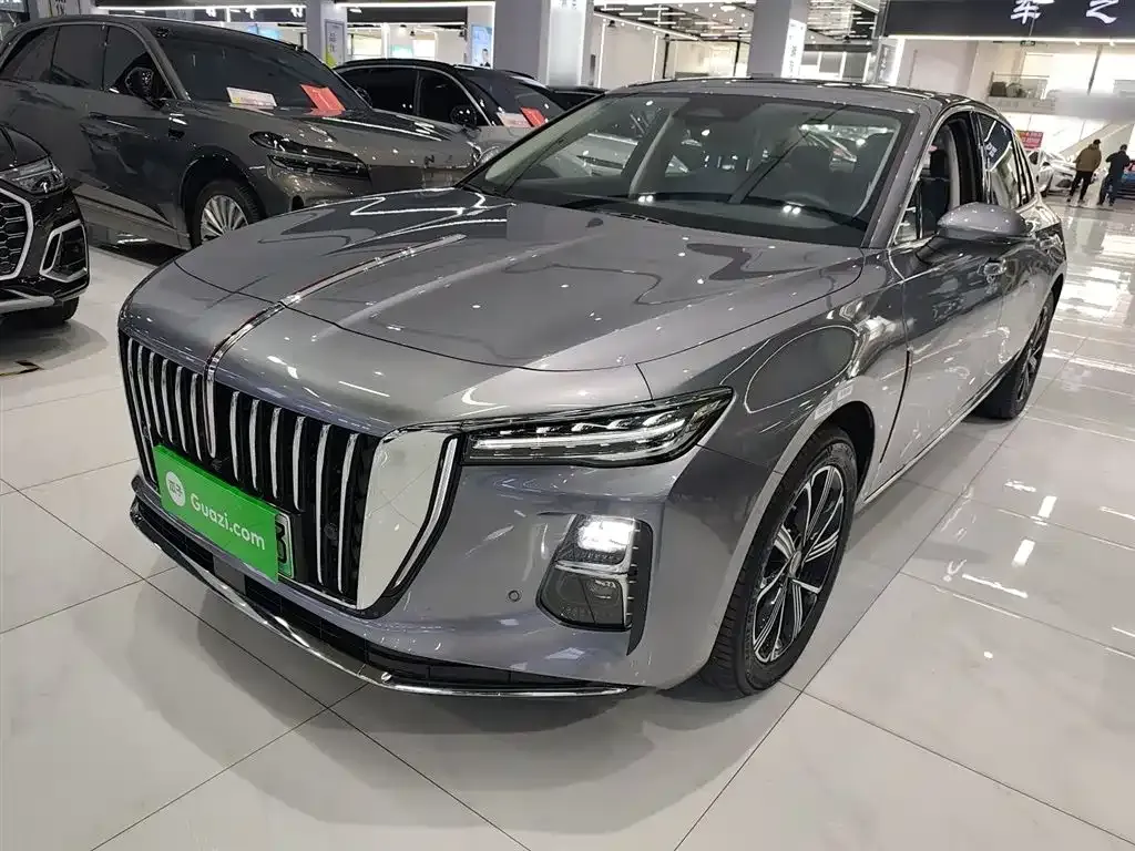 Hongqi H5 PHEV — фото 1