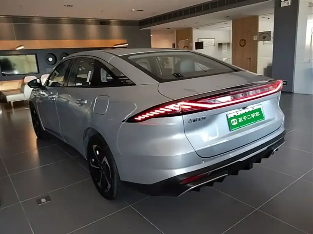 Geely Galaxy L6 — фото 10