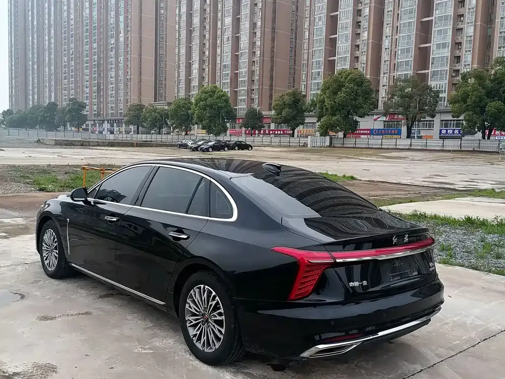 Hongqi H5 — фото 9
