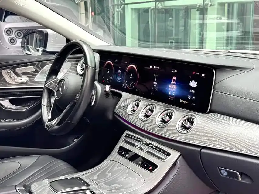 Mercedes-Benz CLS — фото 10