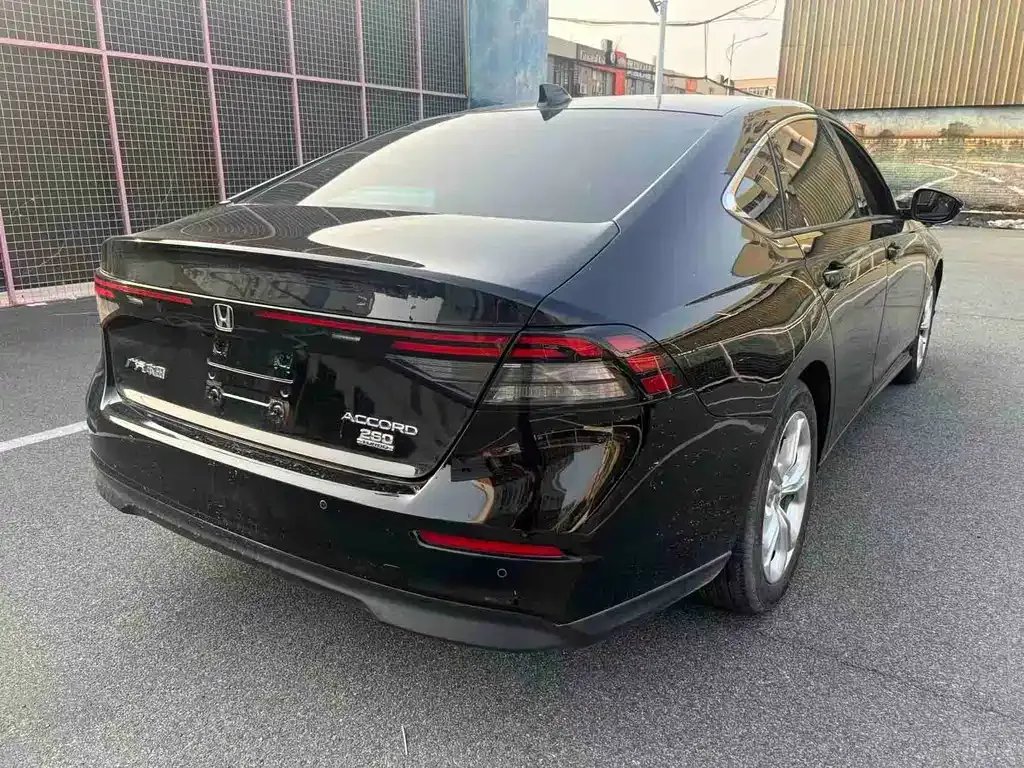 Honda Accord — фото 8