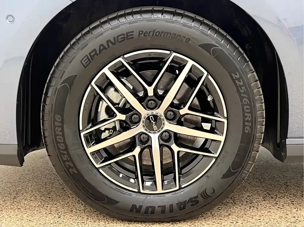 BYD Seal 05 DM-i — фото 6