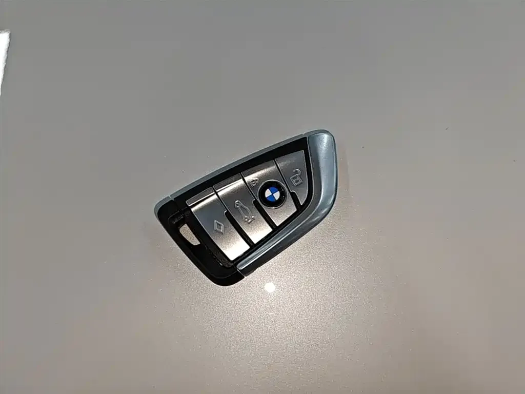 BMW 5 Series New Energy — фото 2