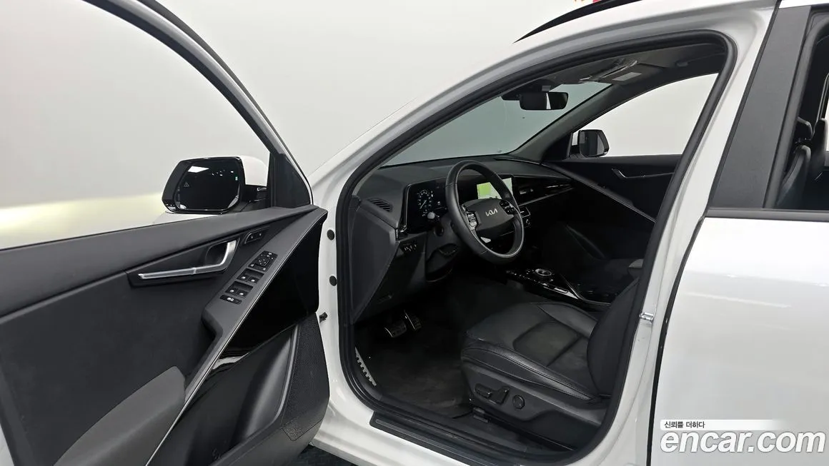 Kia Niro — фото 10