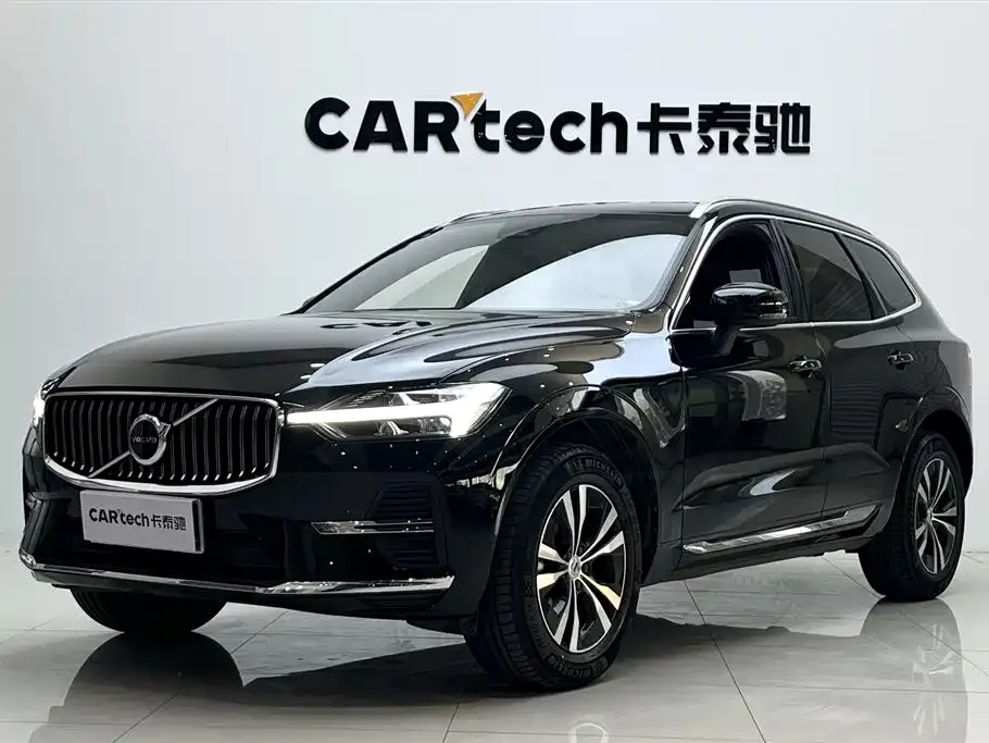 Volvo XC60 — фото 1