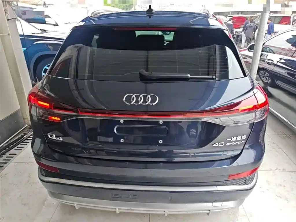 Audi Q4 e-tron — фото 10