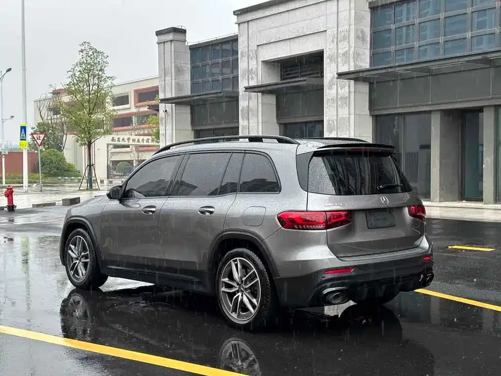 Mercedes-Benz GLB AMG — фото 9