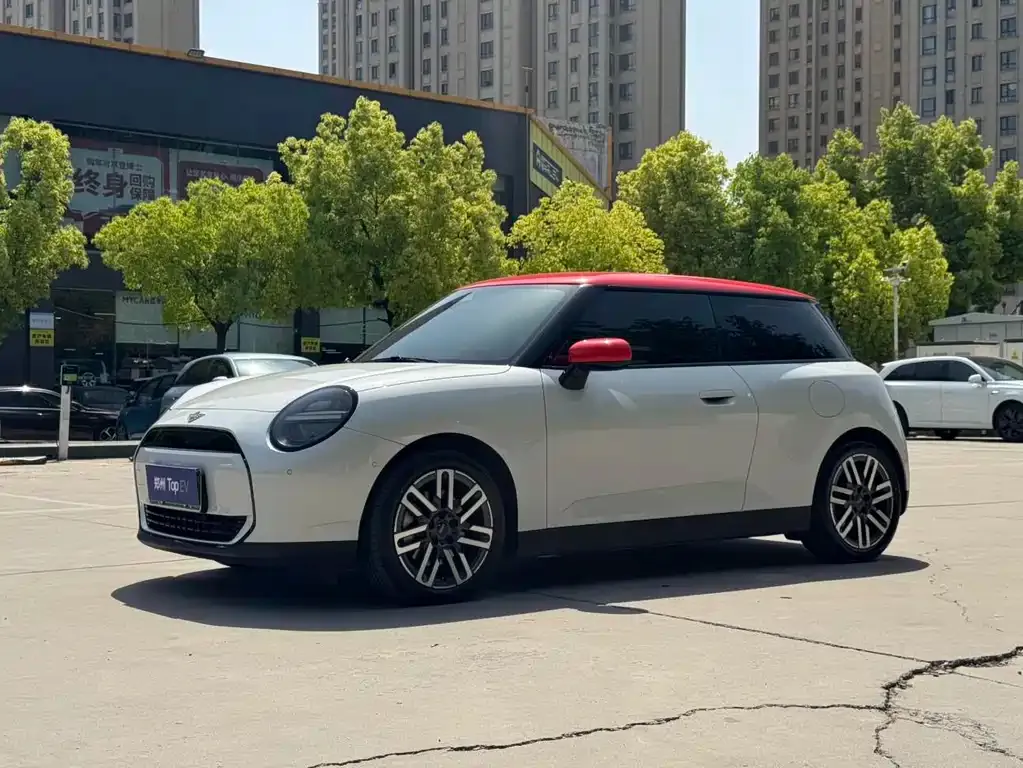 MINI Cooper EV — фото 1