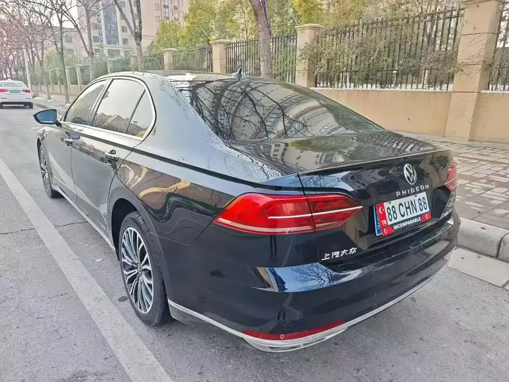 Volkswagen Phideon — фото 7