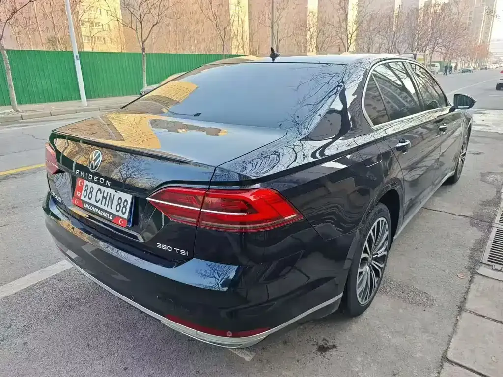 Volkswagen Phideon — фото 9