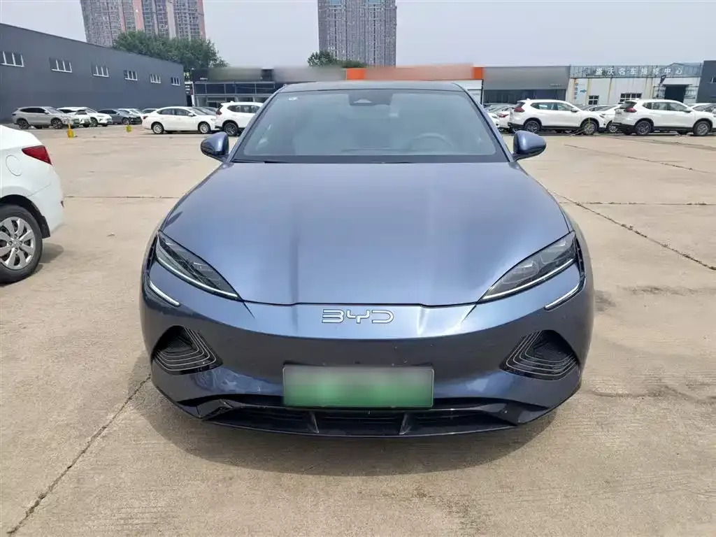 BYD Seal — фото 8