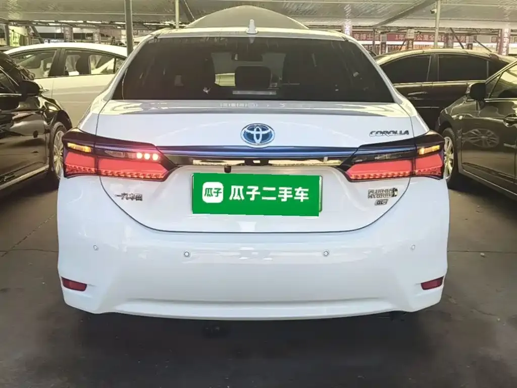 Toyota Corolla Hybrid — фото 5