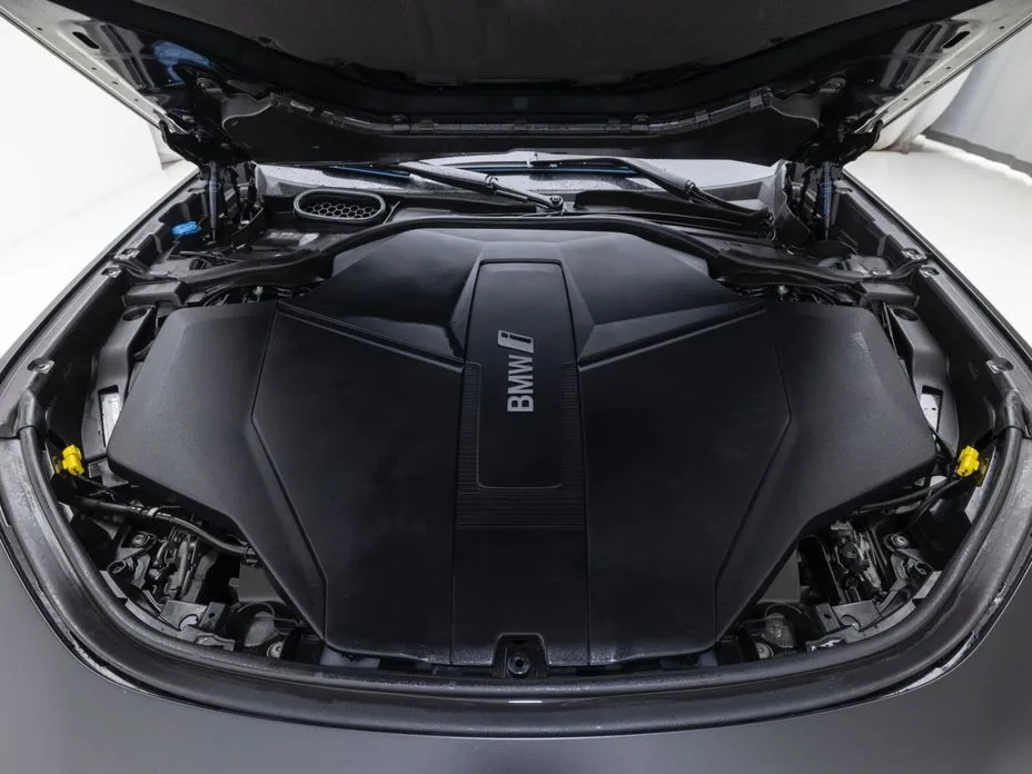 BMW i7 — фото 5