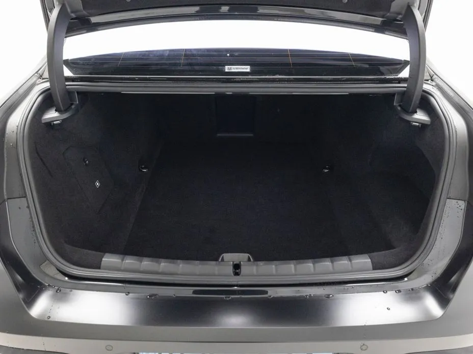 BMW i7 — фото 9