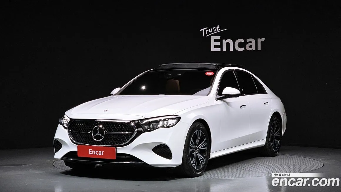 Mercedes-Benz E-Class — фото 1