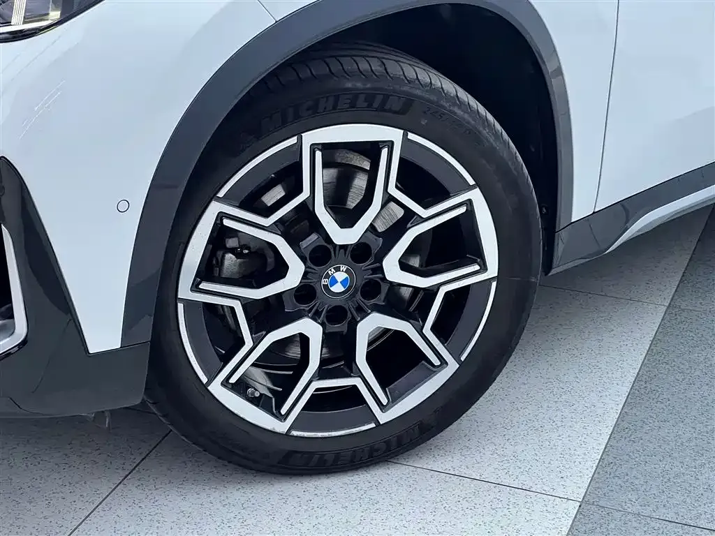 BMW X1 — фото 8