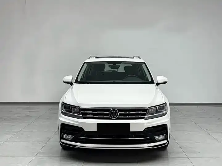 Volkswagen Tiguan L — фото 7