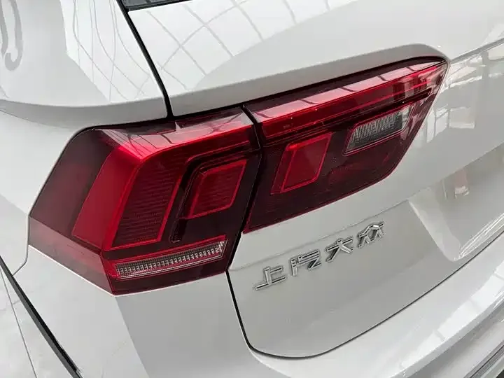 Volkswagen Tiguan L — фото 2